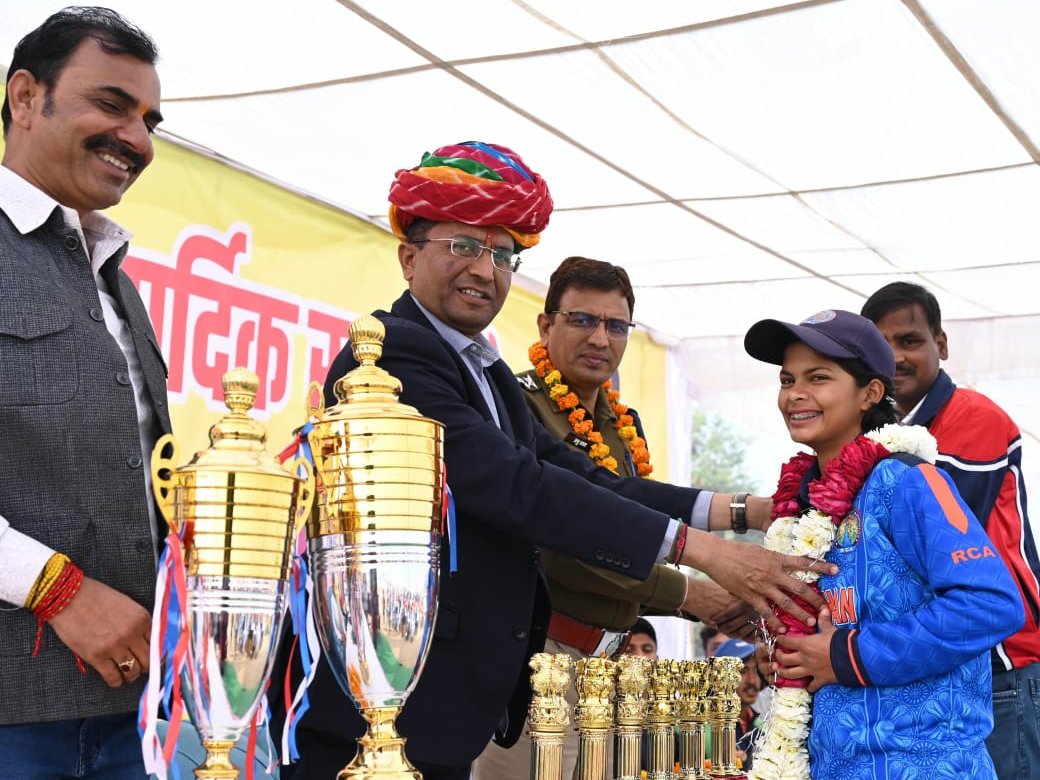 रात्रिकालीन क्रिकेट टूर्नामेंट: रावतभाटा में विधायक का उद्घाटन