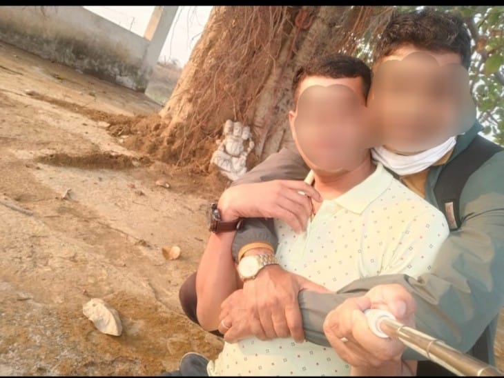 दोनों किसी आम गर्लफ्रैंड बॉयफ्रैंड की तरह मिलते थे।