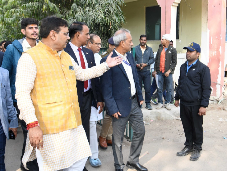 अधीक्षक को लगाई फटकार, बोले- ऑफिस में बैठकर काम नहीं होगा, बाहर निकलकर हालात देखो|जयपुर,Jaipur - Dainik Bhaskar