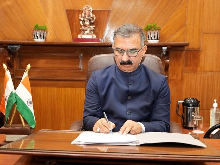 Himachal CM Sukhvinder Singh Sukhu said Police Send Drunk Tourist Hotel Not Jail | हिमाचल में शराबी टूरिस्टों की मौज, VIDEO: CM सुक्खू बोले- कोई टूरिस्ट ज्यादा पी ले तो उसे हवालात की सैर नहीं कराएंगे, होटल छोड़ेंगे