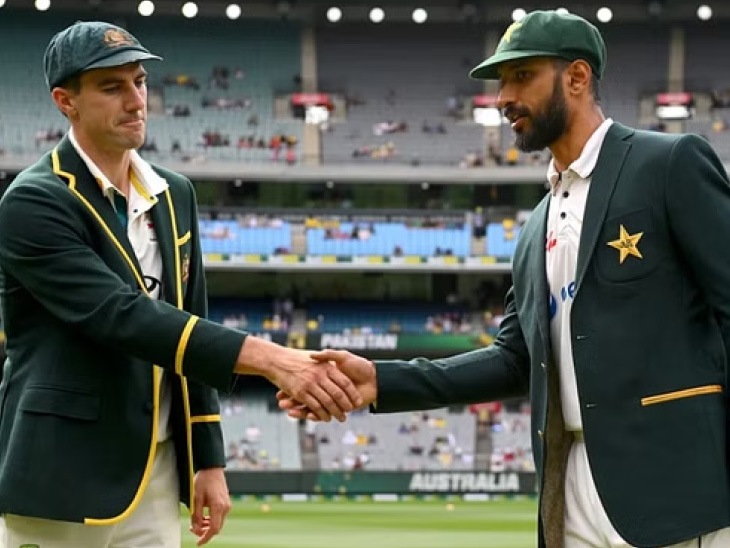 पाकिस्तान के कप्तान बाबर आजम ने टॉस जीतकर पहले फील्डिं करने का फैसला किया।