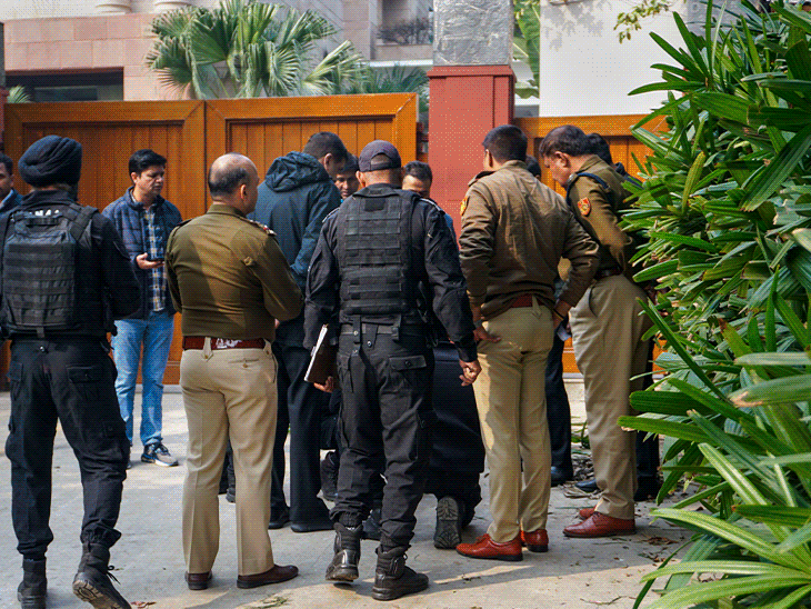 Delhi Israel Embassy Blast Case Update; Sample Report | Delhi Police | इजराइली एम्बेसी ब्लास्ट सैंपल रिपोर्ट दिल्ली पुलिस को सौंपी जाएगी: इसे अभी सीक्रेट रखा गया, विस्फोट कैसे हुआ फॉरेंसिक जांच के बाद पता चलेगा
