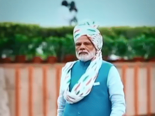 मॉरीशस के सांसद महेंद गंगाप्रसाद ने अपने वीडियो में PM मोदी और राम मंदिर से जुड़े कई फुटेज जोड़े हैं।