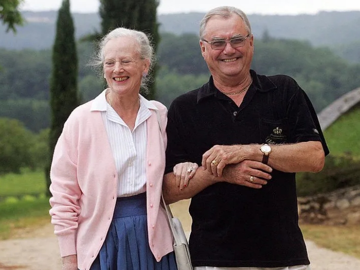 अपने पति और डेनमार्क के राजकुमार हेनरिक के साथ मार्ग्रेथ। दोनों 2007 में फ्रांस में छुट्टी मनाने गए थे। फ्रांस में जन्मे राजकुमार हेनरिक का 2018 में निधन हो गया था।