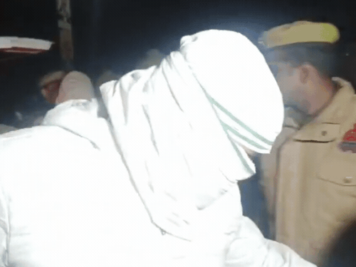 रविवार देर रात तीनों आरोपियों को पुलिस ने कोर्ट में पेश किया। मजिस्ट्रेट ने सभी को 14 दिन की रिमांड पर भेजा है।