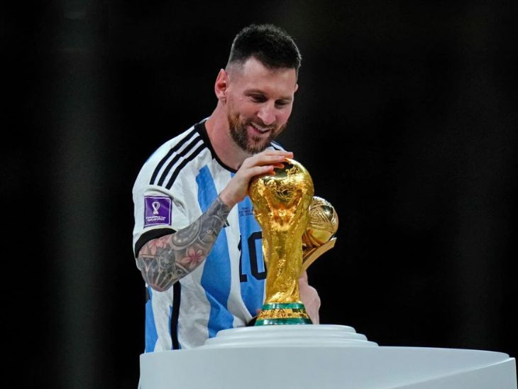 लियोनल मेसी ने अर्जेंटीना से ओलिंपिक गोल्ड मेडल, कोपा अमेरिका, चैंपियंस कप और फीफा वर्ल्ड कप जीता है।