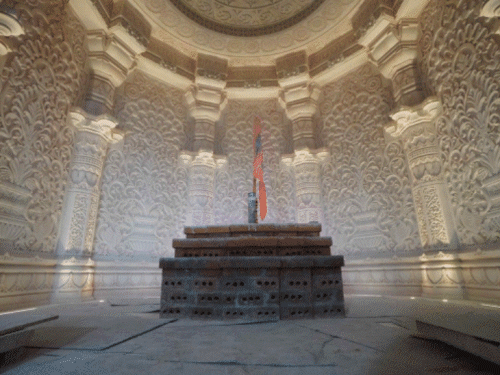 यह तस्वीर निर्माणाधीन राम मंदिर के गर्भगृह की है।