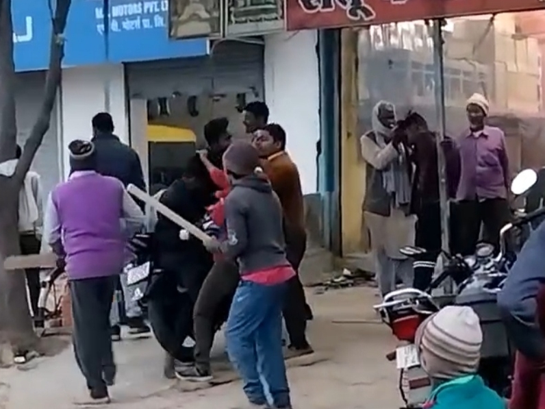Video of fight between two parties in Maharajganj