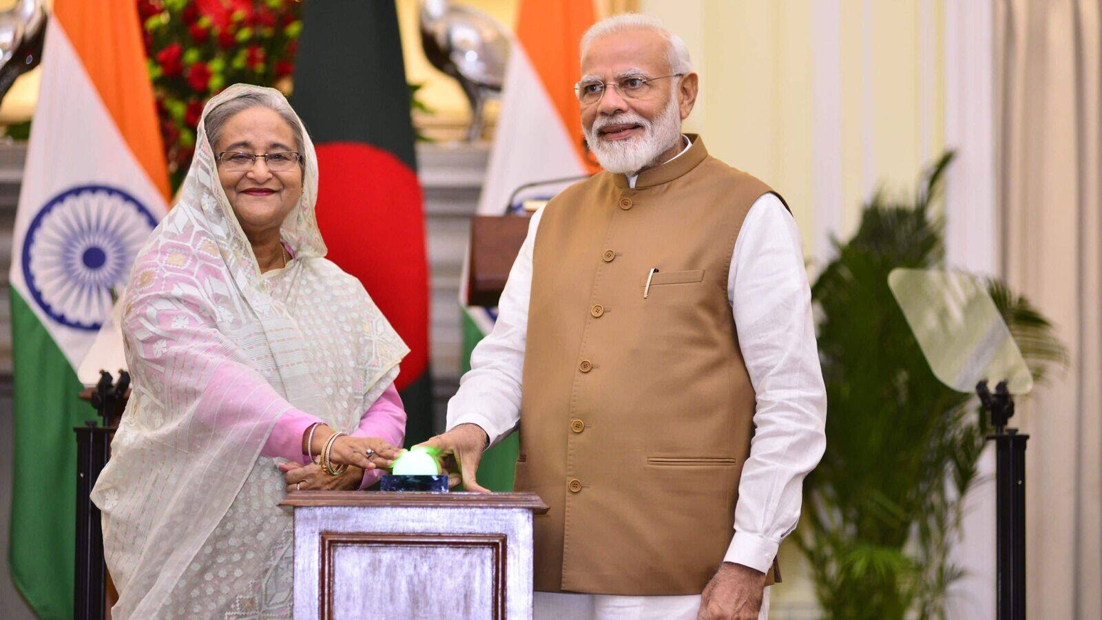 तस्वीर 2022 की है। बांग्लादेश की PM शेख हसीना 4 दिन के दौरे पर भारत आई थीं।