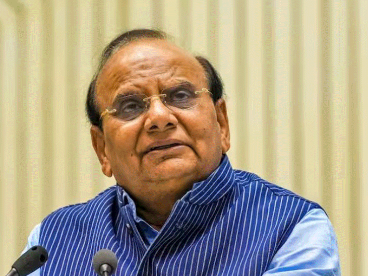 डीएम अपने-अपने जिलों के गांवों में 7 जनवरी की सुबह पहुंचेंगे और रात भर रुकेंगे। इस दौरान वे गांवों के लोगों के साथ 'संवाद' सेशन आयोजित करेंगे। - Dainik Bhaskar