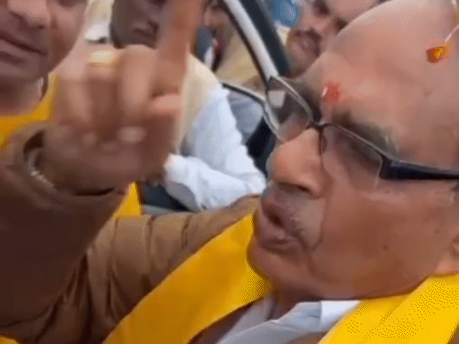 पूर्व सीएम शिवराज ने कहा- बैंड बजाओ, कोई रोकेगा तो मैं दूख लूंगा। - Dainik Bhaskar