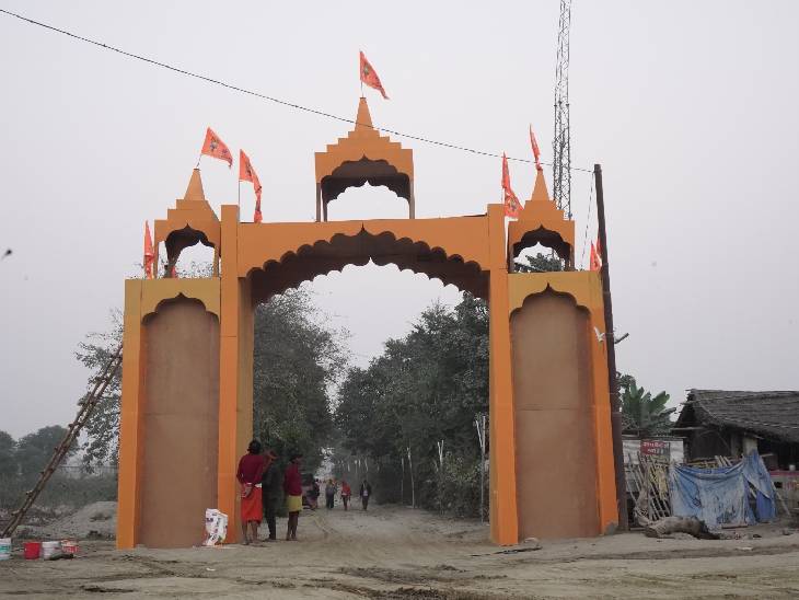 महायज्ञ स्थल पर 24 द्वार इसी तरह से बनाए जा रहे हैं।