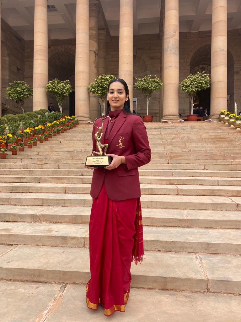 दिव्यकृति ने कहा ने कहा कि हमारी माननीय राष्ट्रपति से सम्मान और पुरस्कार प्राप्त करना इक्वेस्ट्रियन खेल और मेरे साथियों, घोड़ों के लिए बेहद गर्व का क्षण है।