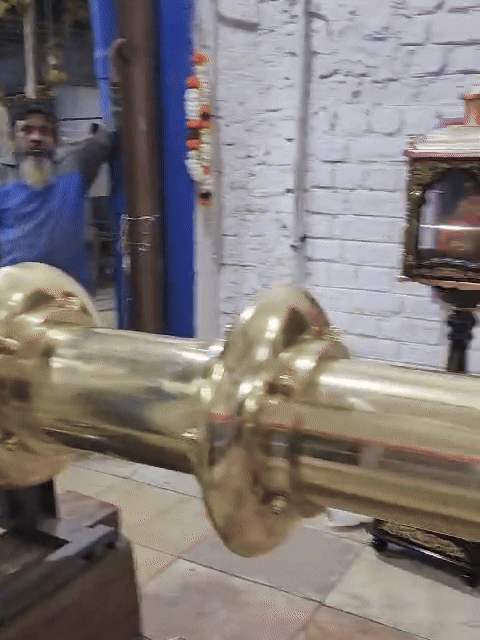 दीपेश के मुताबिक स्तंभ निर्माण में वास्तु शास्त्र का पूरा ख्याल रखा गया है। मंदिर के अनुसार ही इसका वास्तु किया गया है।