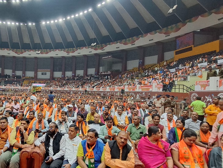 रायपुर समेत अन्य जिलों से आए कार्यकर्ता।