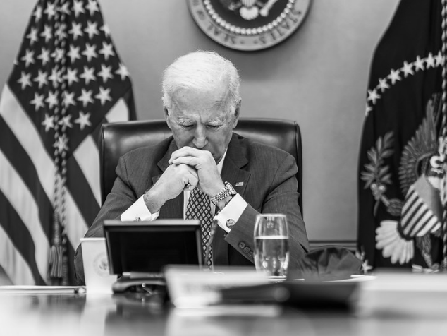 America Britain Attack on Houthi Rebels | Joe Biden in Political Crisis after attack on Houthis | हूती विद्रोहियों पर हमलों का विरोध: बाइडेन की पार्टी बोली- संसद से मंजूरी क्यों नहीं ली, अब जंग नहीं चाहते; व्हाइट हाउस के बाहर प्रदर्शन