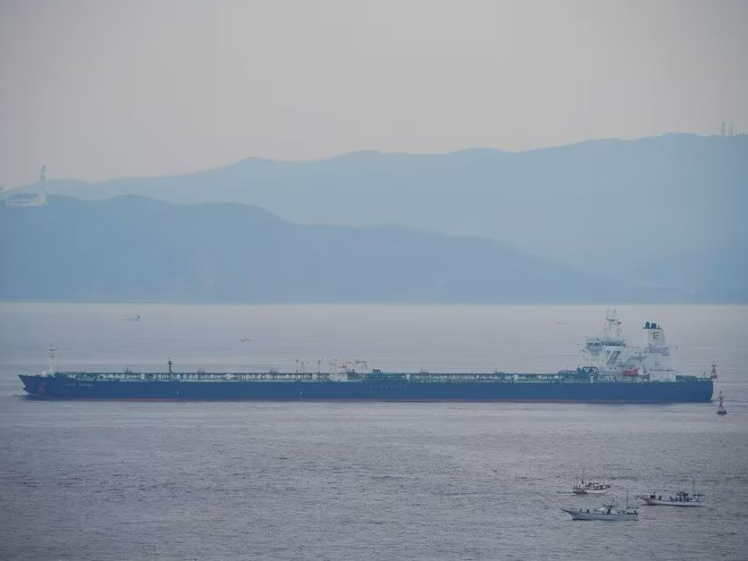 Iranian Navy Force; Ship ST NICHOLAS (Oil/Chemical Tanker) | ईरान ने ओमान की खाड़ी में तेल टैंकर जब्त किया: इसे लेकर अमेरिका के साथ तनाव; 4-5 हथियारबंद लोगों ने ईरान जाने के आदेश दिए