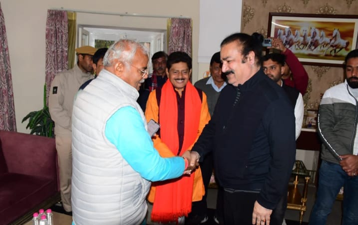 7 जनवरी को शिक्षा मंत्री दिलावर खाचरियावास से उनके बंगले पर मिलने गए थे। हालांकि अब ये बंगला विधानसभा अध्यक्ष देवनानी को अलॉट हो गया है।