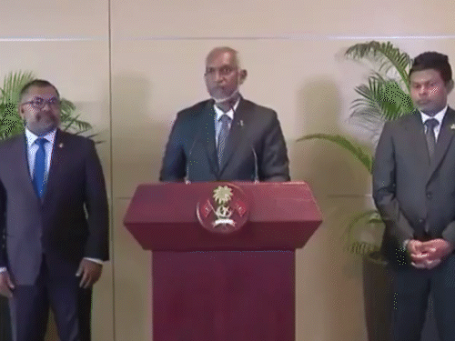 मालदीव के वेलाना एयरपोर्ट पर राष्ट्रपति मुइज्जू ने कहा कि हमारे छोटे होने से आपको हमें धमकाने का लाइसेंस नहीं मिल जाता। - Dainik Bhaskar