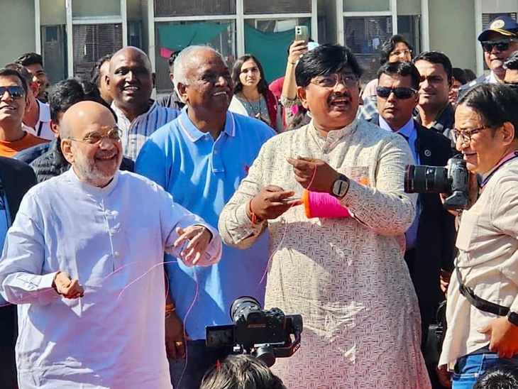 मोदी दिल्ली में पोंगल त्योहार में शामिल हुए, गाय की पूजा की; शाह ने अहमदाबाद में पतंग उड़ाई|देश,National - Dainik Bhaskar