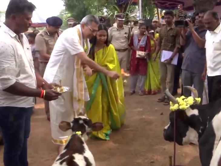 मोदी दिल्ली में पोंगल त्योहार में शामिल हुए, गाय की पूजा की; शाह ने अहमदाबाद में पतंग उड़ाई|देश,National - Dainik Bhaskar