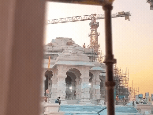 रामलला की ननिहाल से आया सिंहासन और 31 खंडाऊ। - Dainik Bhaskar