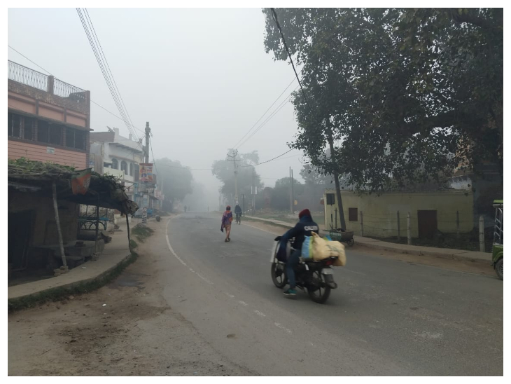 बक्सर में भी कोहरा छाया हुआ है।