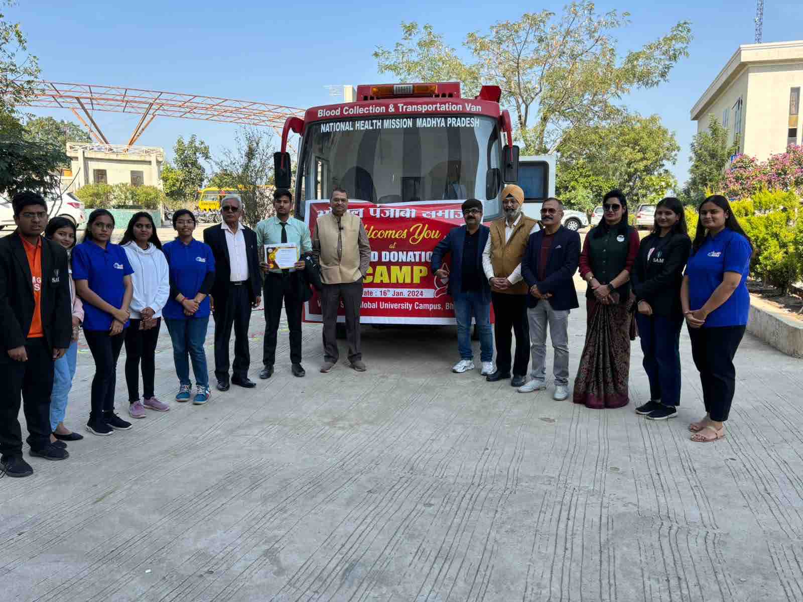 Blood donation camp organized by Bhopal Punjabi Samaj भोपाल पंजाबी