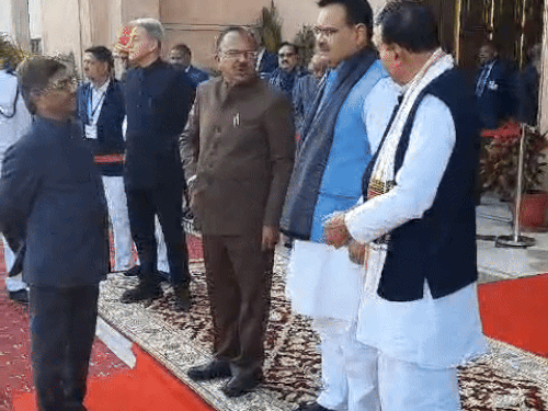 राज्यपाल के विधानसभा पहुंचने से पहले उनके स्वागत के लिए मुख्यमंत्री भजनलाल शर्मा, विधानसभा अध्यक्ष वासुदेव देवनानी मौजूद रहे।