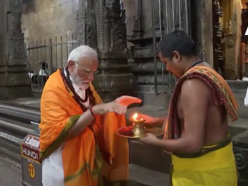 पीएम मोदी ने भगवान रामनाथस्वामी मंदिर में पूजा की।
