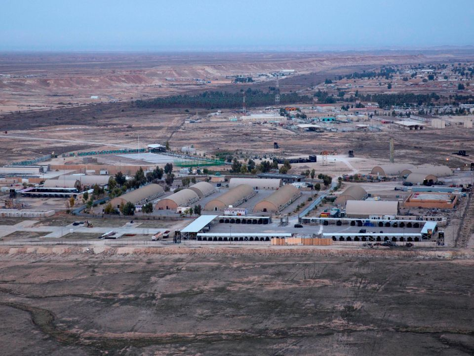 US-Led Coalition Base in Western Iraq Struck with Ballistic Missiles | इराक में अमेरिकी सैनिकों पर बैलिस्टिक मिसाइलों से हमला: ईरान के समर्थन वाले गुट पर आरोप; इराकी PM बोले- अमेरिका जल्द से जल्द अपनी फौज निकाले