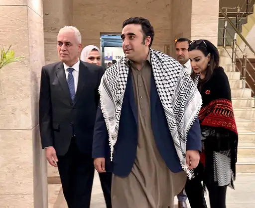 बिलावल भुट्टो शाहबाज सरकार में विदेश मंत्री थे। उनके पिता आसिफ अली जरदारी चाहते हैं कि बिलावल प्रधानमंत्री बनें। इसके लिए वो सियासी दांव-पेंच खेल रहे हैं। (फाइल)