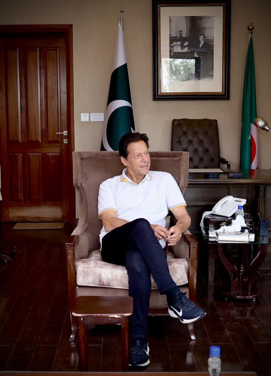 9 मई 2023 को पाकिस्तानी फौज और ISI के साथ ही मुल्क के कुछ ऐतिहासिक महत्व के संस्थानों पर हमले हुए थे। 14 लोगों की मौत हुई थी। हमले का इलजाम सीधे तौर पर इमरान की पार्टी PTI पर लगा था। खान को अब मिलिट्री कोर्ट में केस लड़ना होगा। (फाइल)