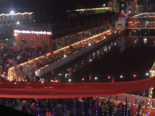 ब्रह्मसरोवर और दुर्ग्याणा मंदिर में आतिशबाजी; 1.21 लाख दीपों से जगमगाया मंदिर|राम मंदिर विशेष,Ram Mandir - Dainik Bhaskar