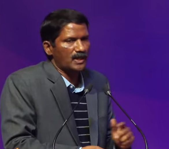 खनिज मंत्रियों को संबोधित करते केंद्रीय खनिज सचिव बीएल कांताराव।