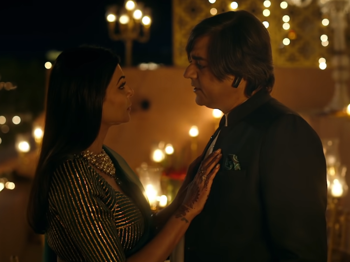आर्या के सीजन 1 में एक्टर चंद्रचूर सिंह भी नजर आए थे। उन्होंने आर्या के हस्बैंड तेज सरीन का रोल प्ले किया था।