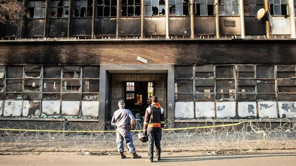 इस मामले की जांच कर रहे पैनल का कहना है कि क्योंकि आरोपी ने जुर्म कबूला है इसलिए फिलहाल उसका नाम बताना ठीक नहीं होगा। इस वजह से आरोपी पहचान छुपाई जा रही है।