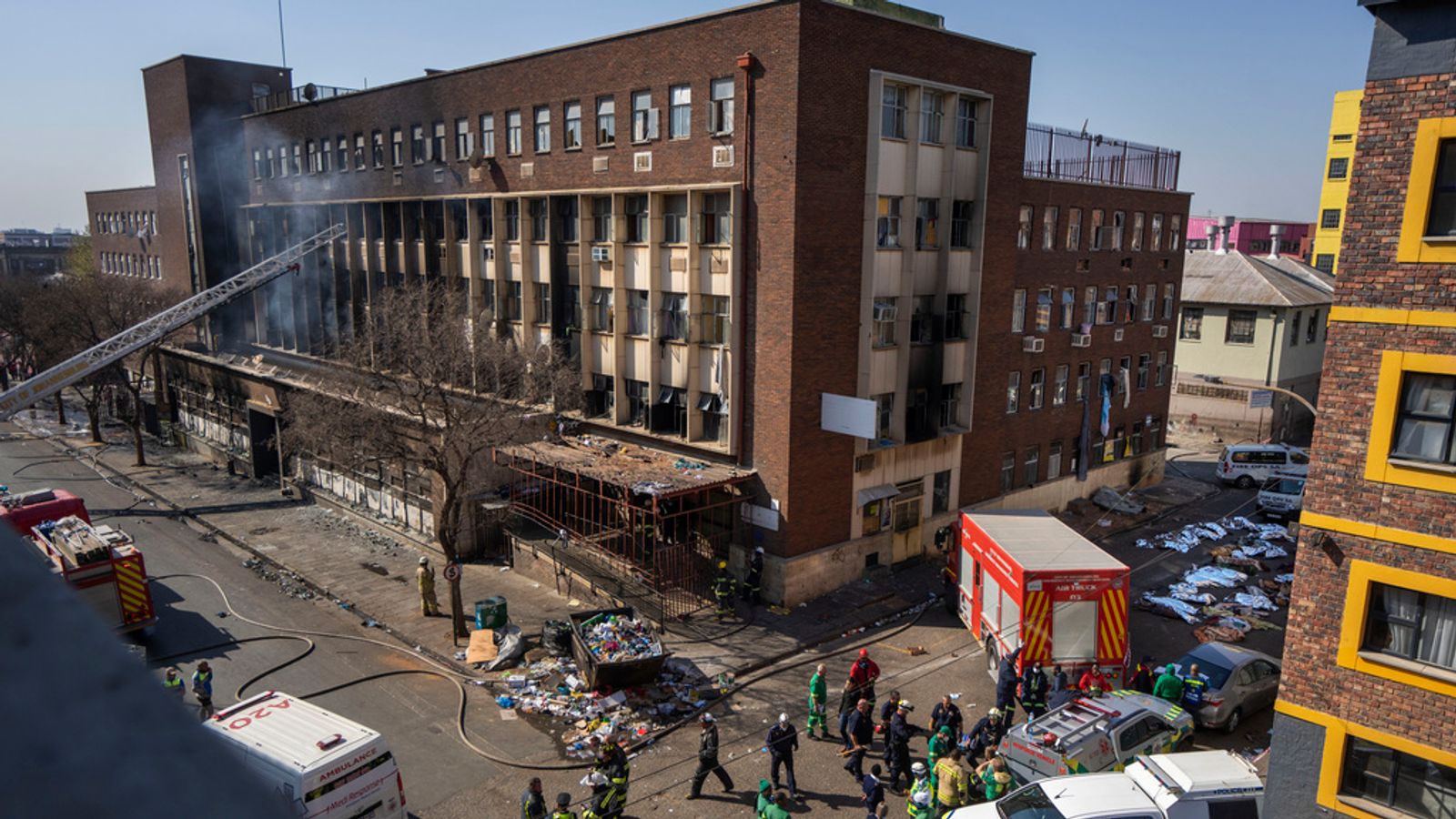 31 अगस्त 2023 को इमारत के बेसमेंट में लगी आग 5वीं मंजिल तक पहुंच गई थी। आग पर काबू पाने में घंटों लग गए थे।