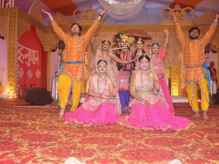 राम कथा महोत्सव के कार्यक्रम के दौरान प्रस्तुत एक झांकी।