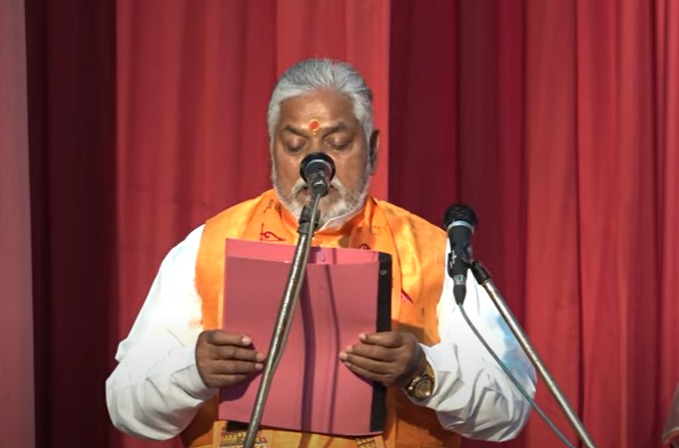 भाजपा नेता डॉ. प्रेम कुमार ने मंत्री पद की शपथ ली। वे गया से आठ बार के विधायक हैं।