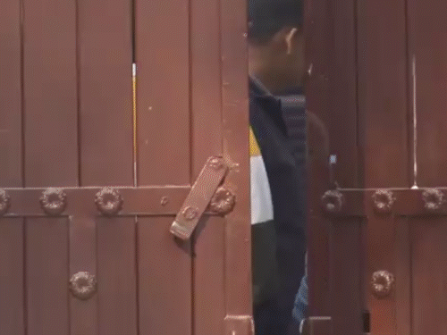 झारखंड के मुख्यमंत्री हेमंत सोरेन के दिल्ली स्थित ठिकाने पर 29 जनवरी को ED की टीम पहुंची थी, लेकिन वे नहीं मिले। अब तक उनका पता नहीं चला है। - Dainik Bhaskar