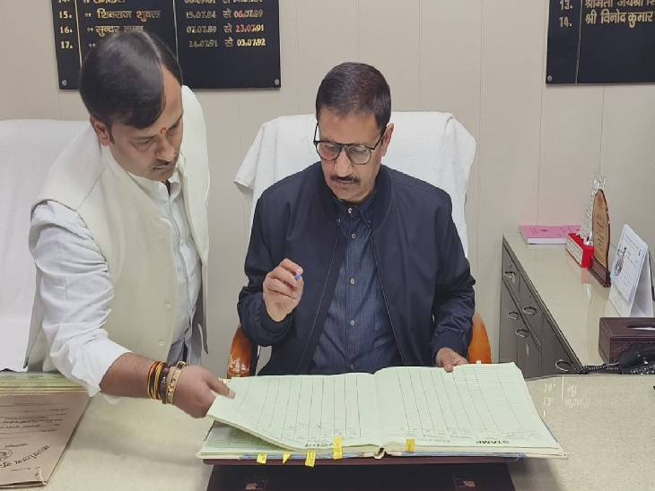 Kanpur New DM, Rakesh Kumar Singh, Kanpur News, New DM Rakesh Singh took charge नवागत डीएम