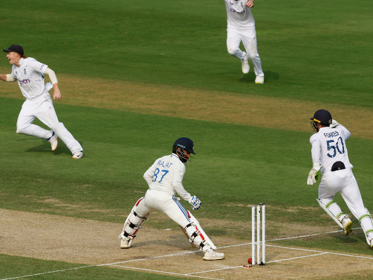 डेब्यू टेस्ट खेल रहे पाटीदार ने 32 रन बनाए। उनकी इस पारी में तीन चौके शामिल रहे।