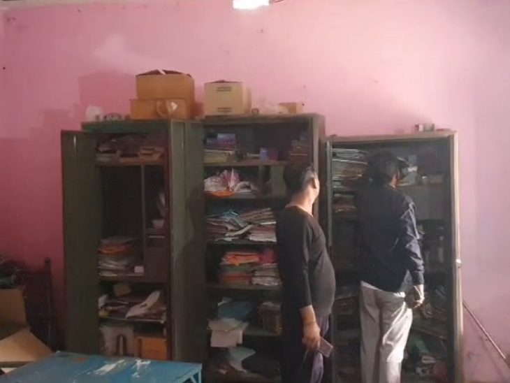 Theft in government school, goods worth Rs 2 lakh stolen | सरकारी स्कूल ...