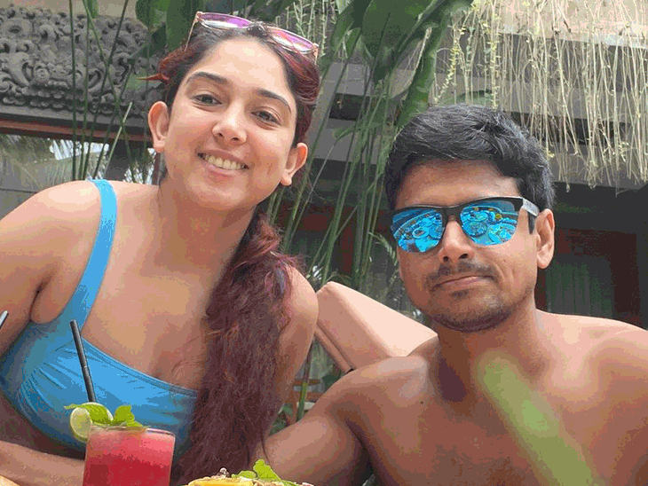 आयरा ने अपने सोशल मीडिया अकाउंट पर नुपुर के साथ कई तस्वीरें शेयर की हैं।