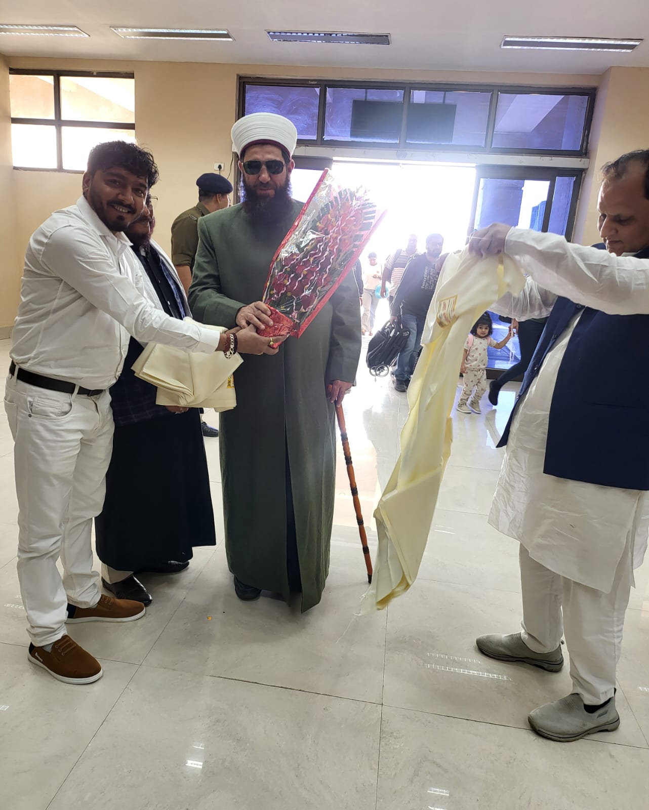 Syed Ali Hamoud Al Arabi, who came from Baghdad, received a grand ...