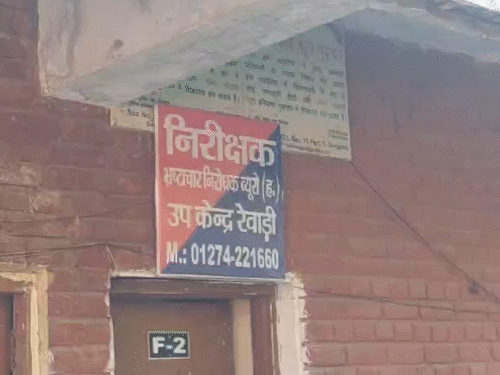 एसीबी की टीम ने दोनों आरोपी पुलिसकर्मियों को कोर्ट में पेश करने के बाद जेल भेज दिया है।