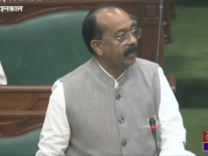 सदन में पीडब्ल्यूडी मंत्री अरुण साव के विभाग से संबधित सवाल किए गए।