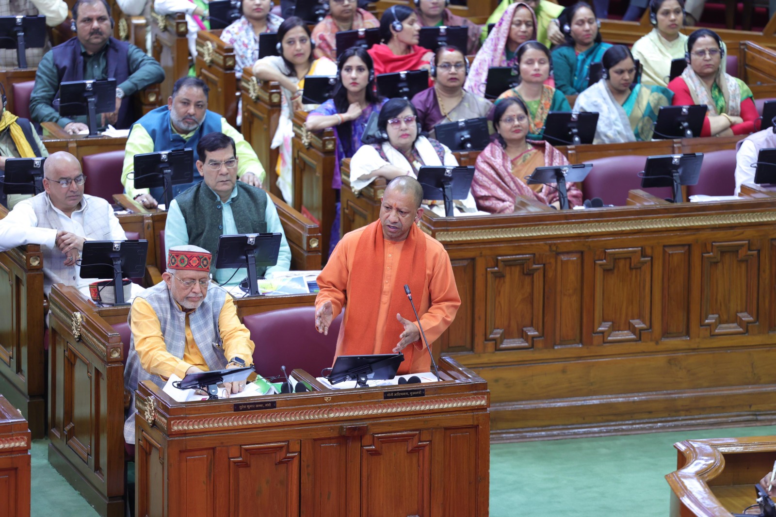 सीएम योगी बोले- देश रामराज्य की अवधारणा को स्वीकार करेगा। देश समाजवाद को कभी स्वीकार नहीं करेगा।