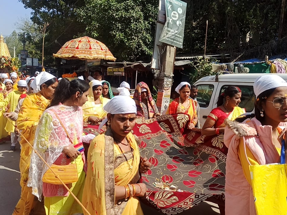 Hundreds of devotees participated in Sai Baba Rath Yatra | साईं बाबा रथ ...